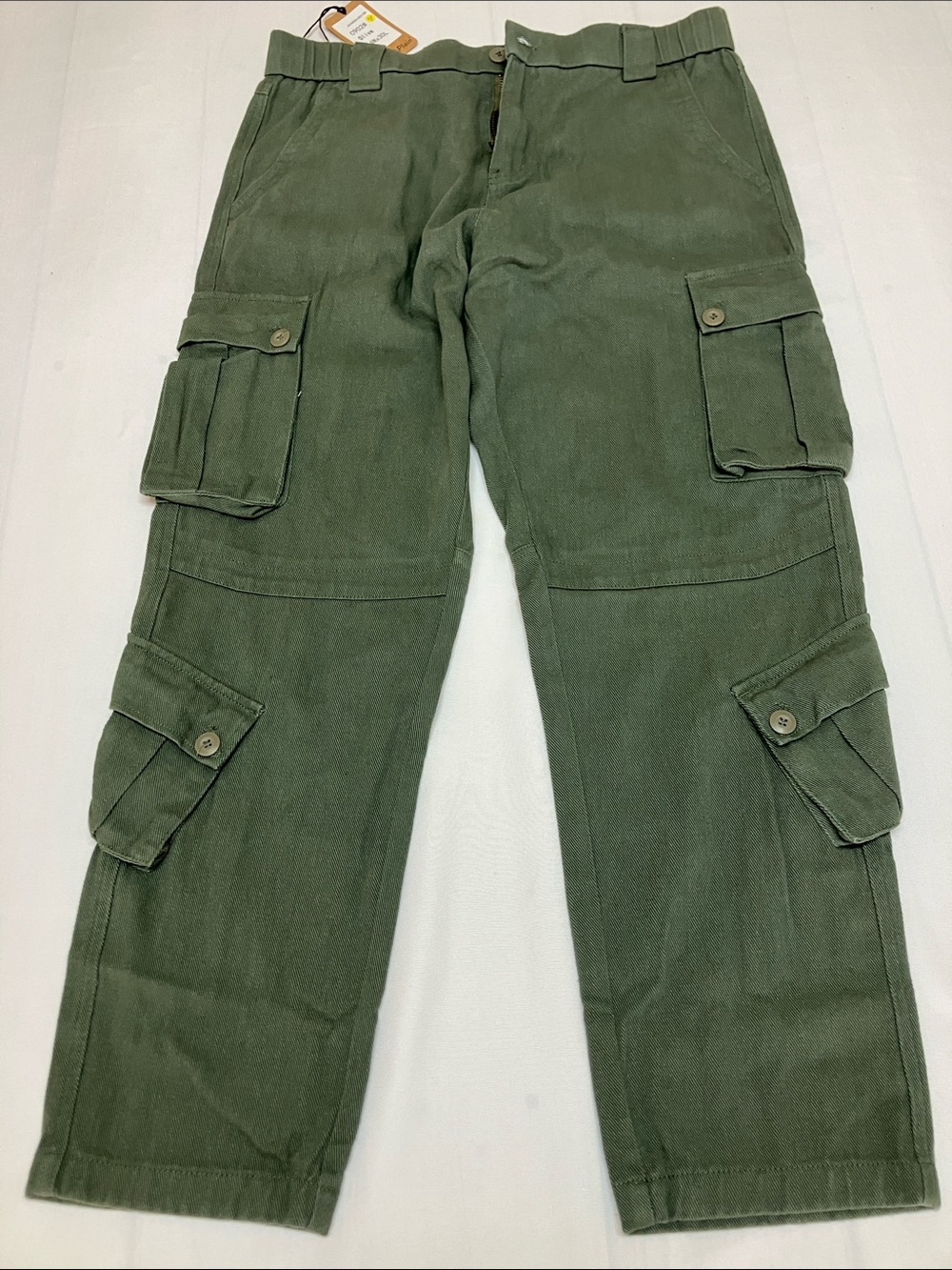 Men's Military-Style Cargo Pants in Olive Green